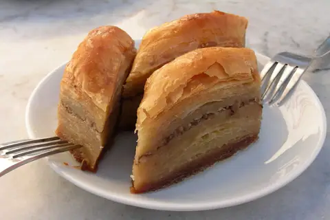 Loveys Cakes photo 1